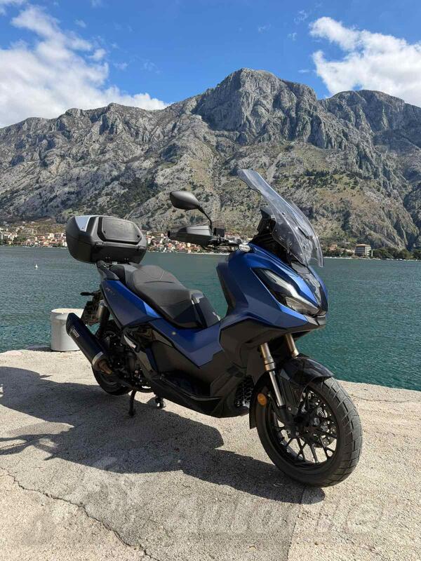Honda - Adv 350