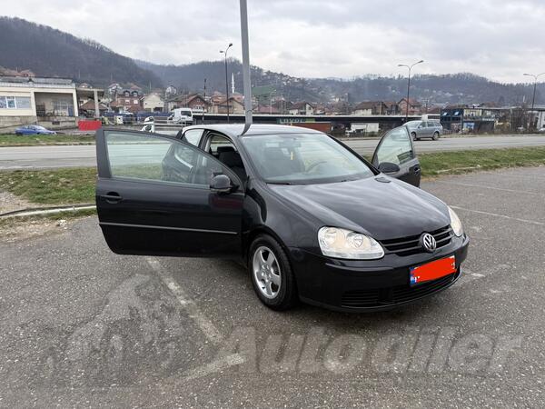 Volkswagen - Golf 5 - 1.9 77kv