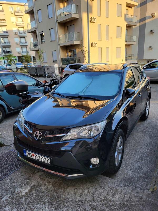 Toyota - RAV 4 - 2.0