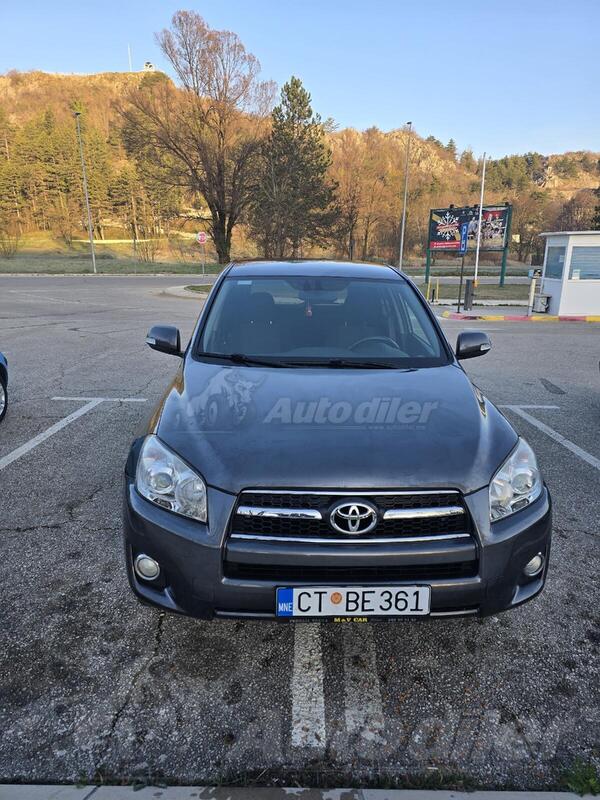 Toyota - RAV 4 - 2,2