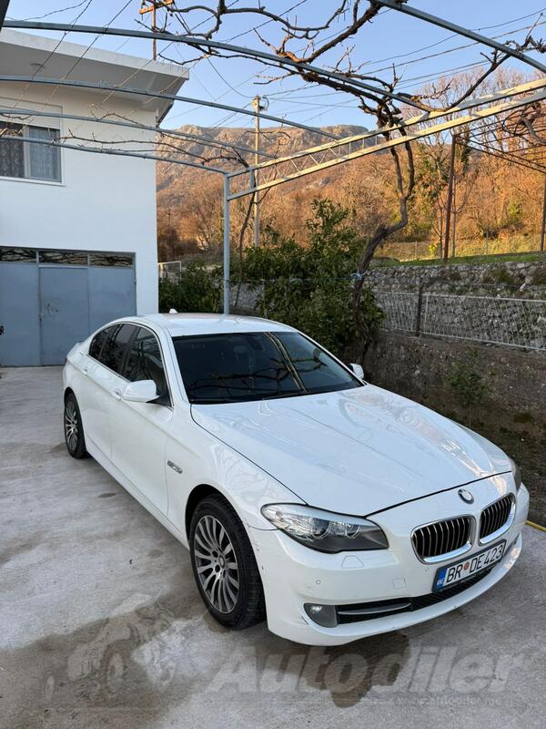 BMW - 525