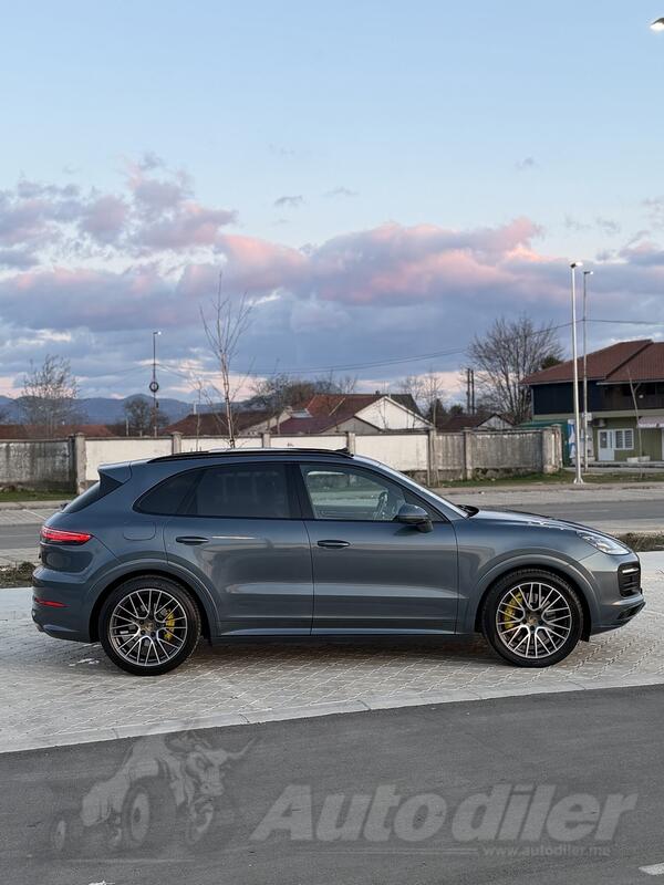 Porsche - Cayenne - S
