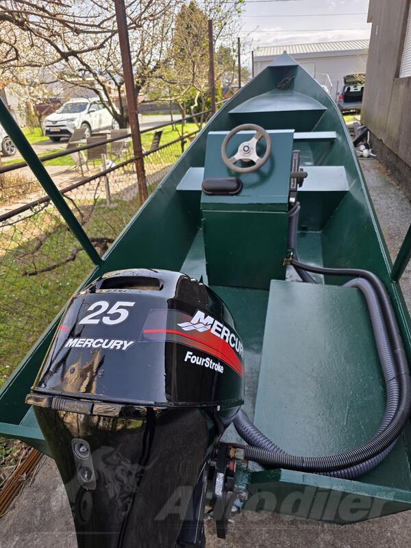 Bayliner - Limeni camac