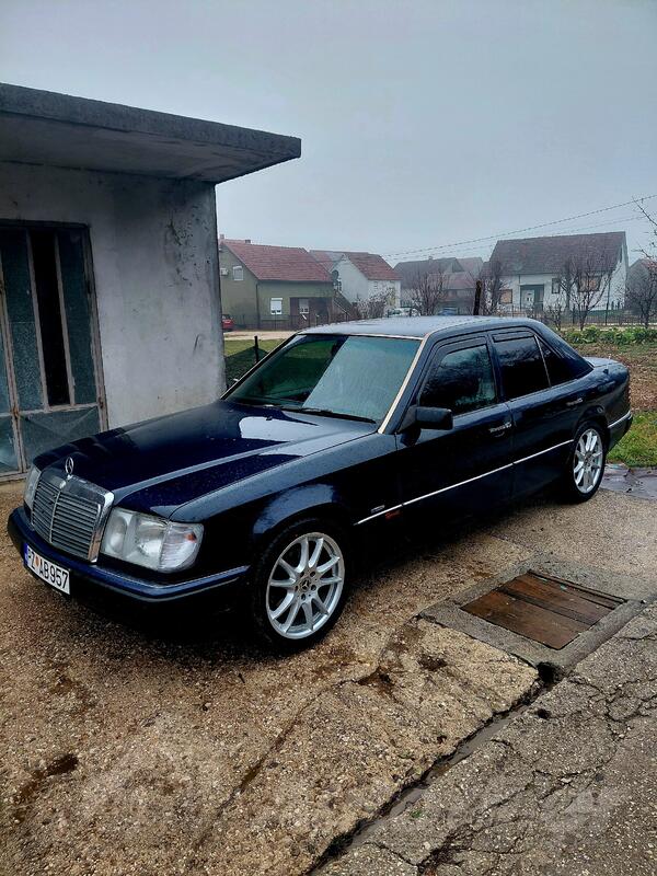 Mercedes Benz - E 220 - 220d.