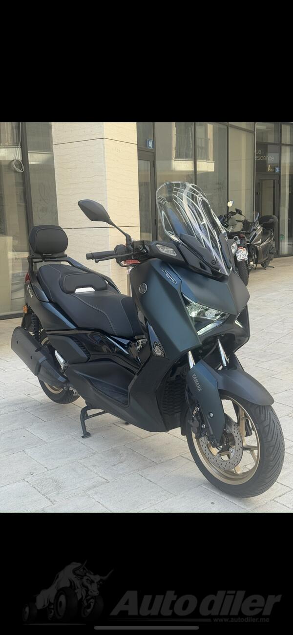 Yamaha - X MAX