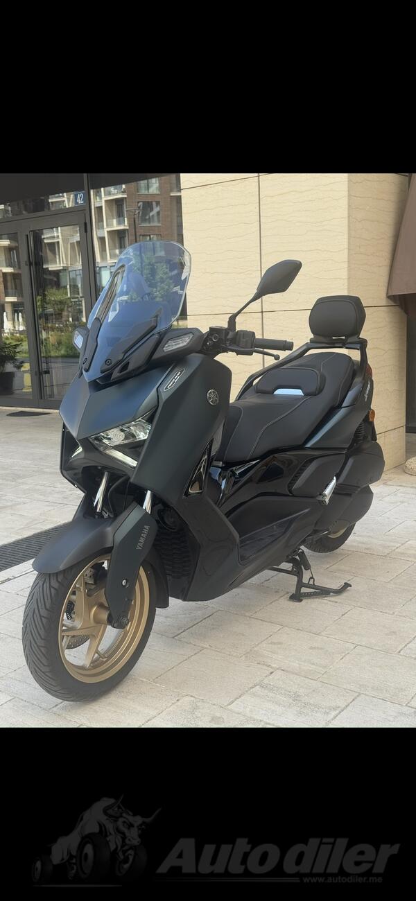 Yamaha - X MAX Tech Max