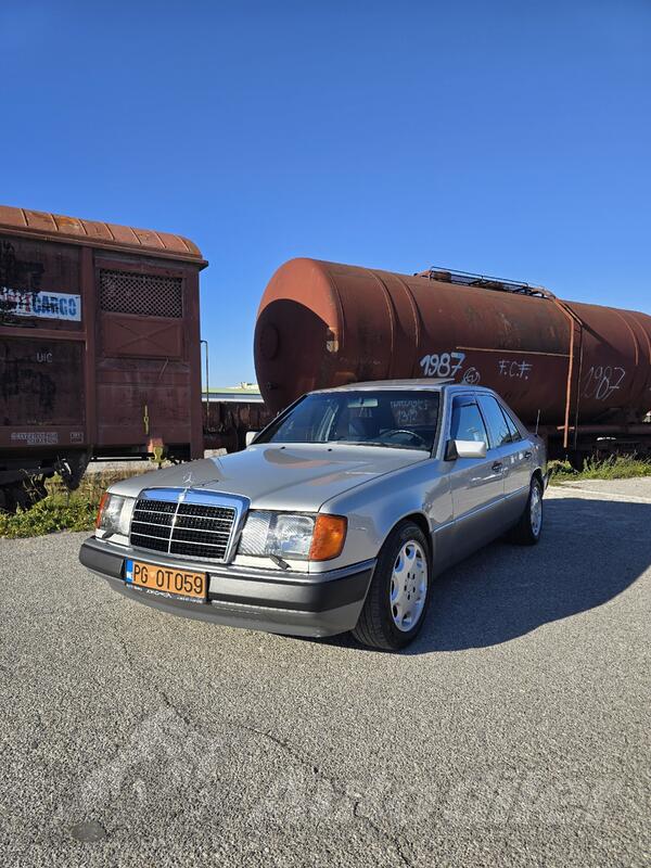 Mercedes Benz - 250 - W124