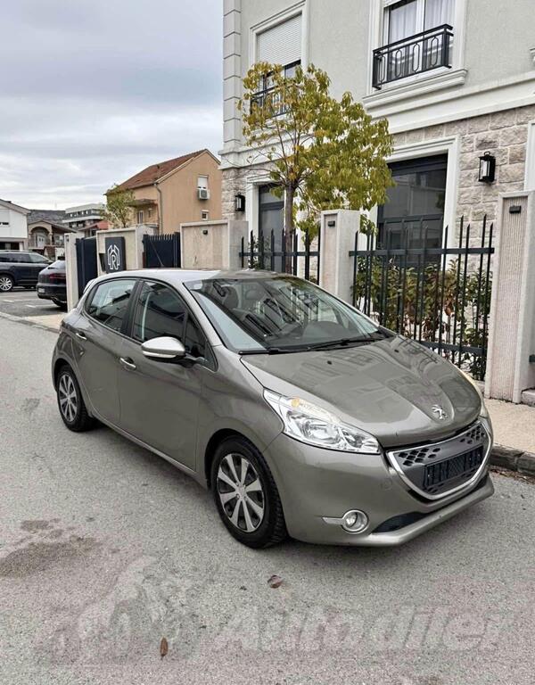 Peugeot - 208 - 1,4