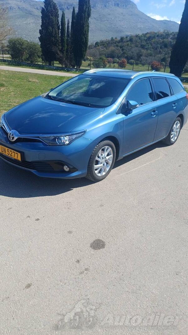 Toyota - Auris - 1.6