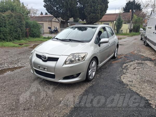 Toyota - Auris - 2.2