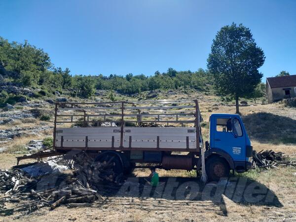 Mercedes Benz - 1213