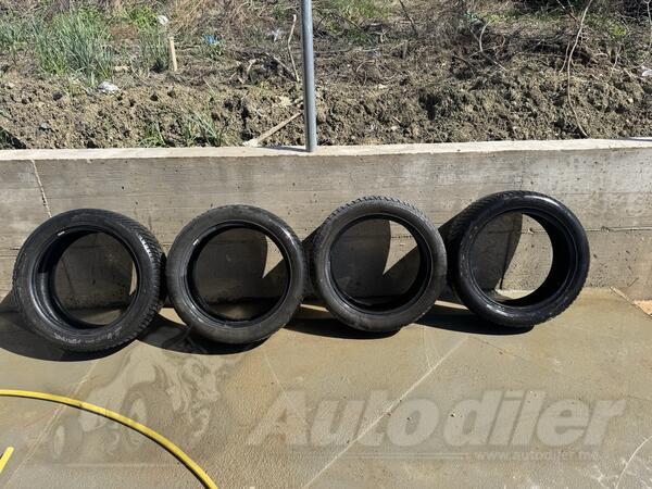 Hankook - 235/50-19 - Zimska guma