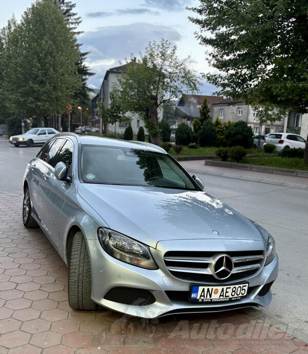 Mercedes Benz - 220 - C220