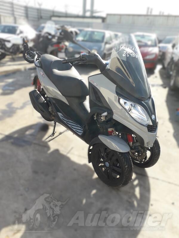 Piaggio - MP3 300 HPE