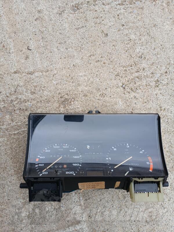 Instrument tabla za Automobile - Volkswagen - Golf 2    - 1986
