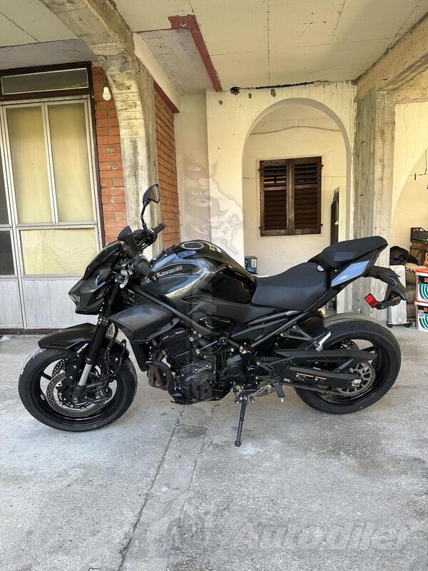 Kawasaki - z900