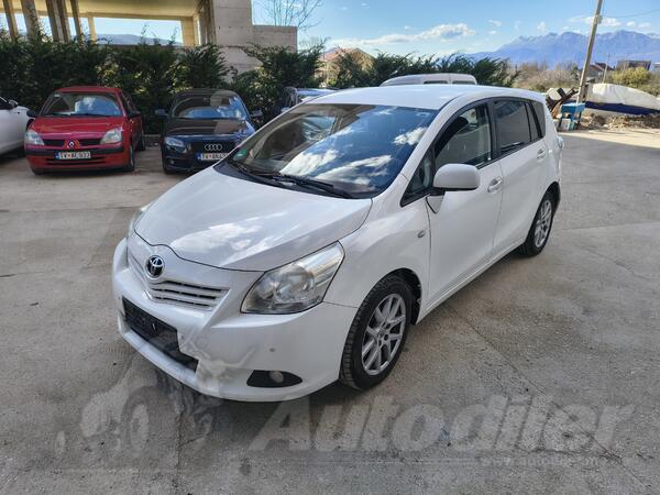 Toyota - Corolla Verso - 2.0 D4D