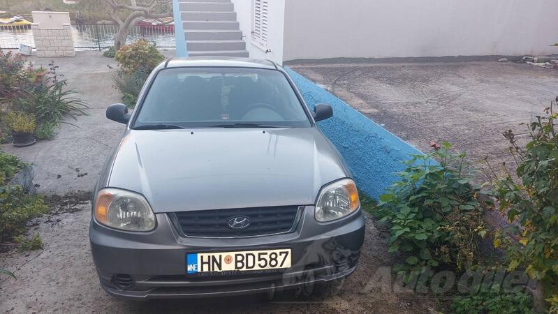 Hyundai - Elantra - 1.4benz