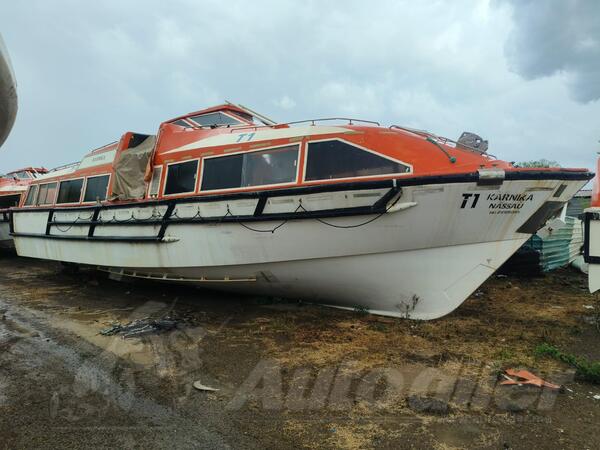 Ferretti - Fassmer tender boat