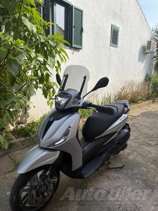 Piaggio - Beverly s 300