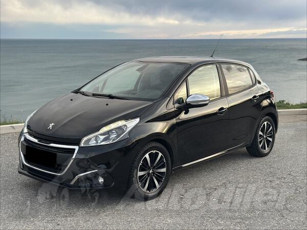 Peugeot - 208