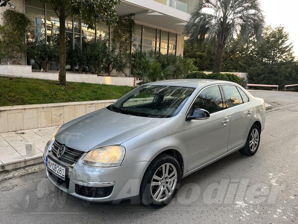 Volkswagen - Jetta - 2.0 TDI