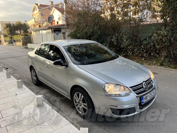Volkswagen - Jetta - 2.0 TDI