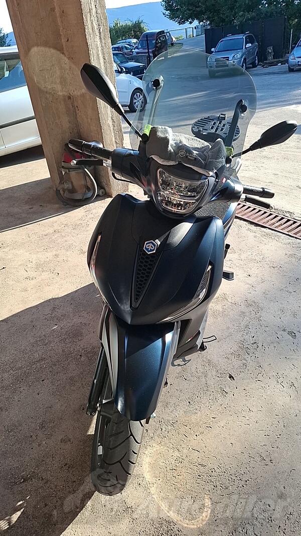 Piaggio - beverly 300 HPE