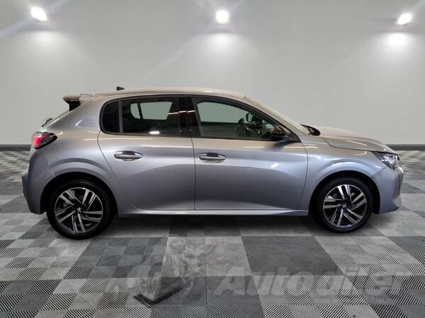 Peugeot - 208 - 1.2 Automatik 12/2022
