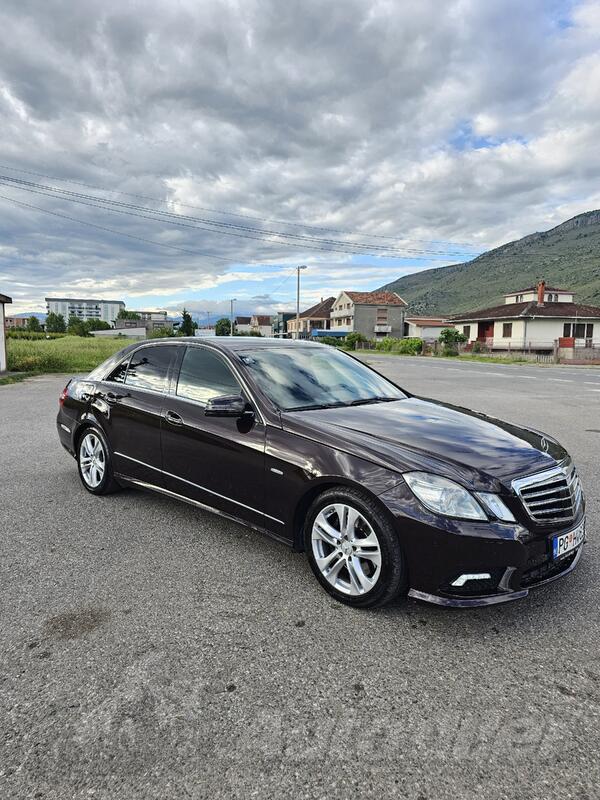 Mercedes Benz - E 300 - E300 AMG LINE