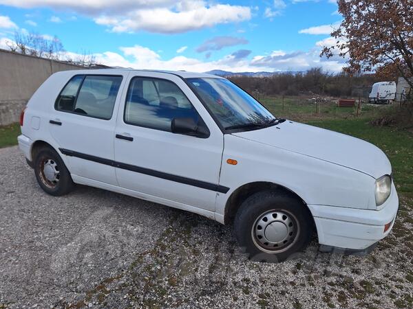 Volkswagen - Golf 3 - golf 3 1.6 benzin