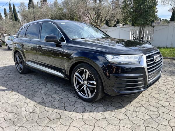 Audi - Q7 - Q7 S line, matrix