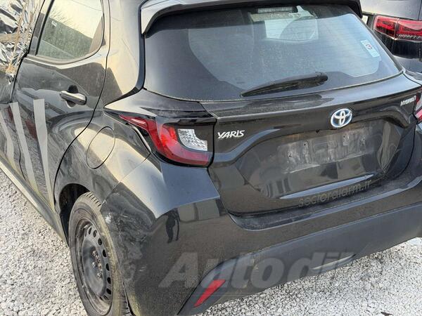 U djelovima Toyota - Yaris 1.5 benzin/hybrid