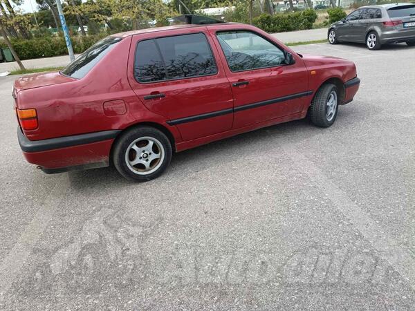 Volkswagen - Vento - 1.8