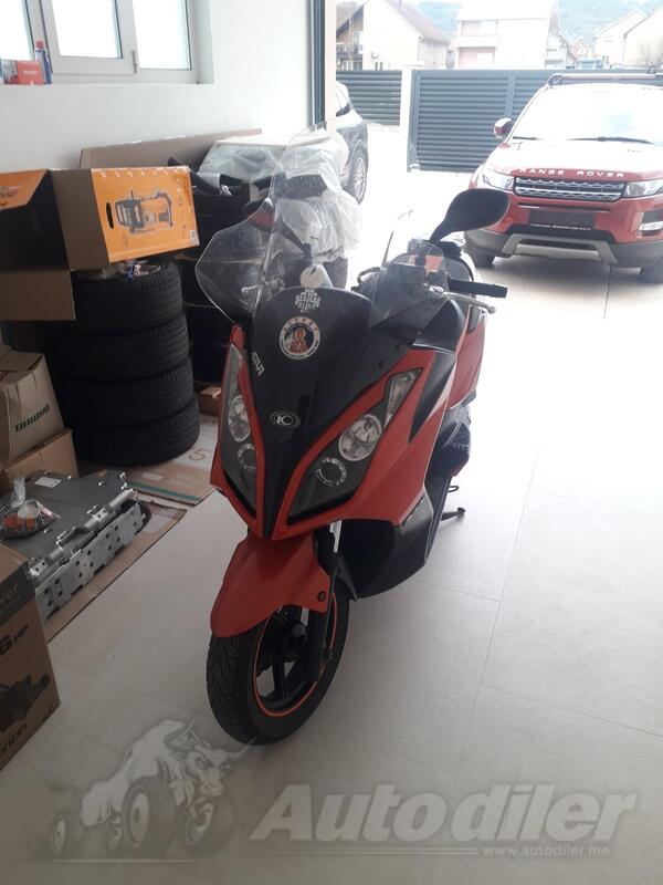 Kymco - downtown 300i