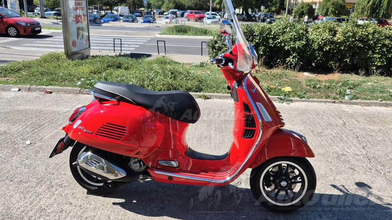 Piaggio - Vespa 300 GTS Super