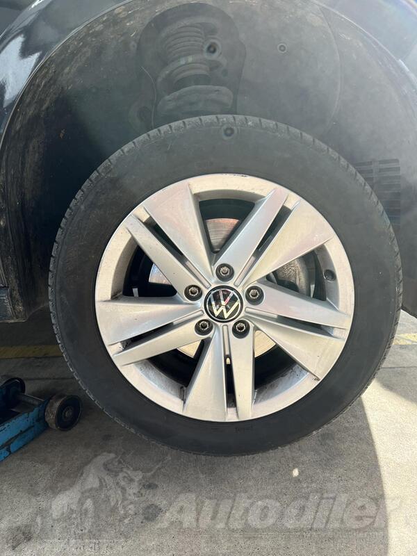 Fabričke rims and Stare gume tires