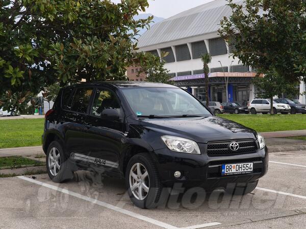 Toyota - RAV 4 - 2.2 D4D