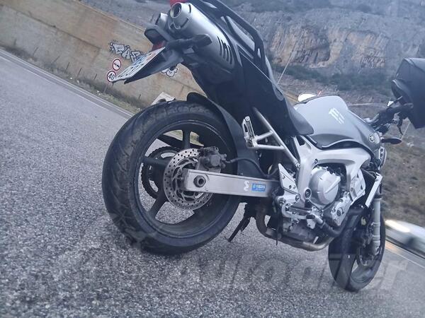 Yamaha - FZ6N FAZER