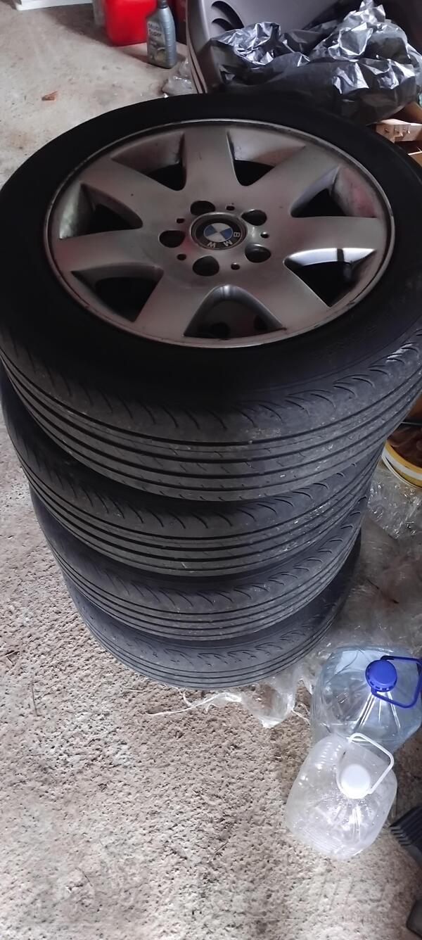 Fabričke felne i 16 gume