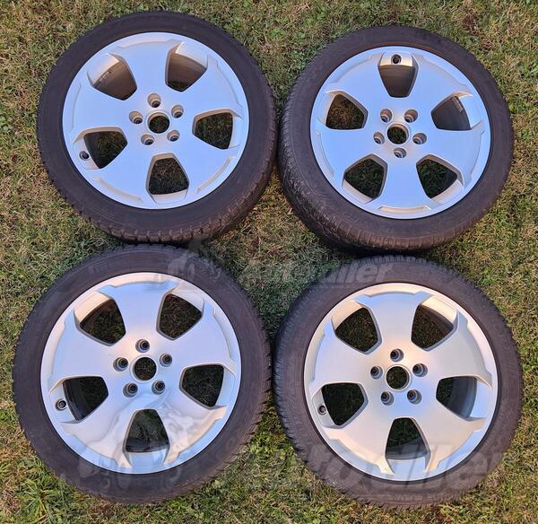 Fabričke rims and PIRELLI tires