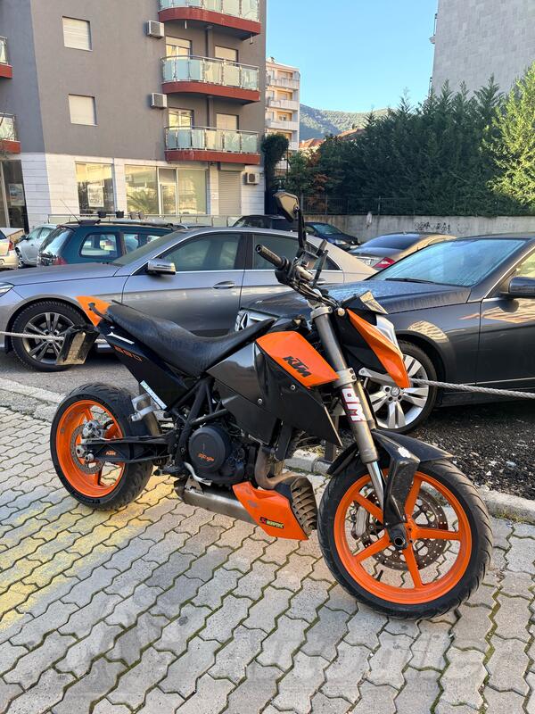 KTM - DUKE R