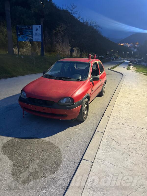 Opel - Corsa - 1.0 12V