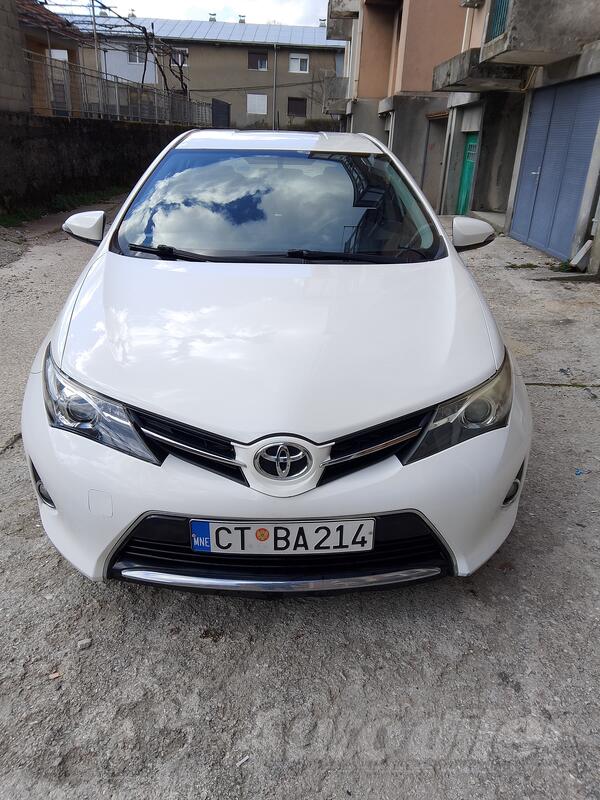 Toyota - Auris - 2.0 D-4D