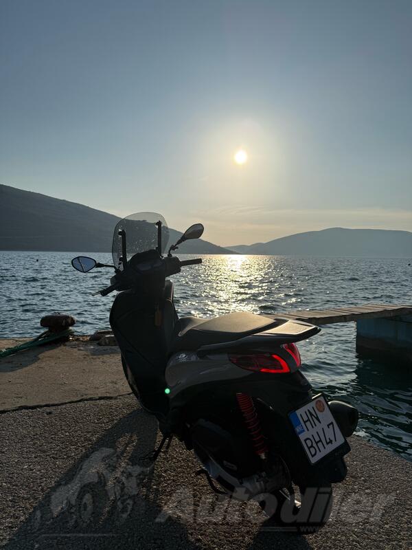 Piaggio - MedleyS125