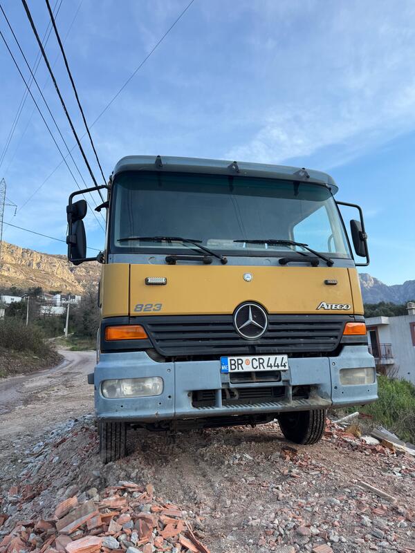 Mercedes Benz - ATEGO 823