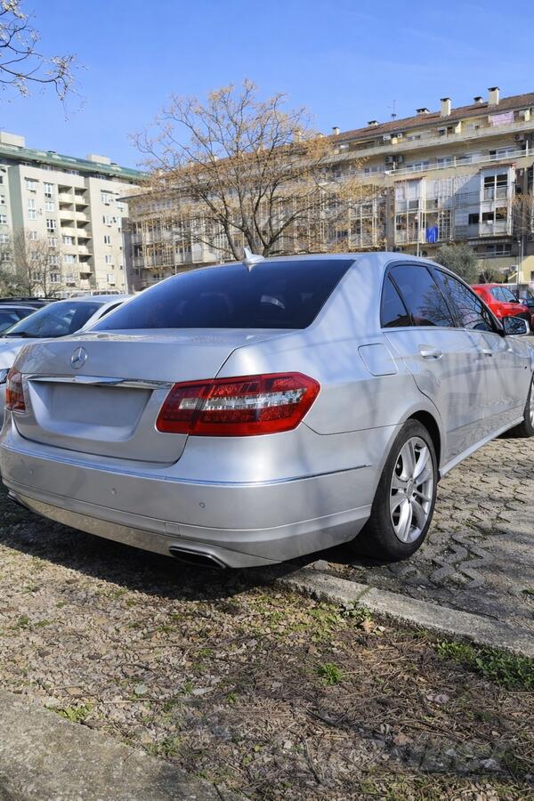 Mercedes Benz - E 220 - 2.2cdi