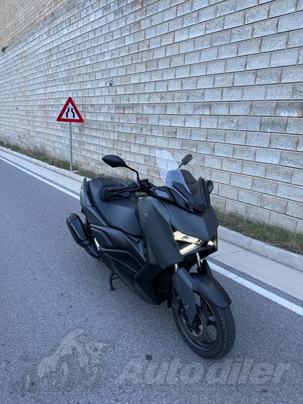 Yamaha - xmax300