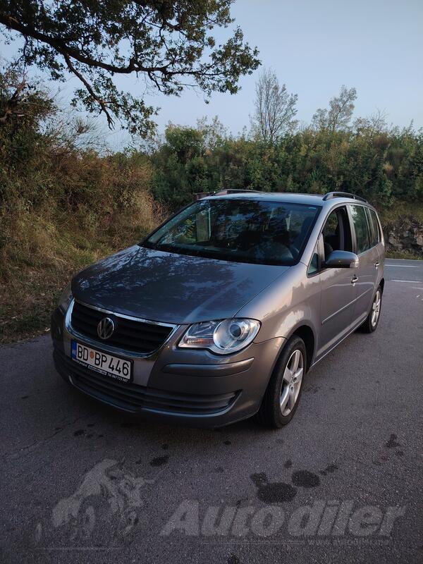 Volkswagen - Touran - 2.0 tdi