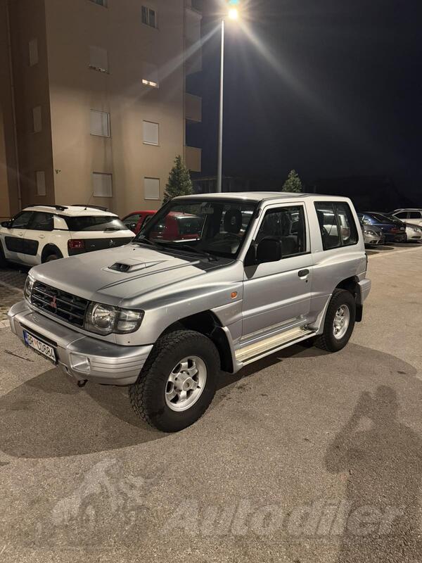 Mitsubishi - Pajero - 2.5